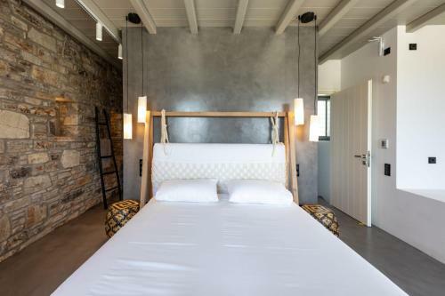 Villa Arleta In Punda Beach Paros For 8 With Private Pool