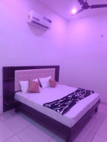Oyo 89410 Hotel Uv