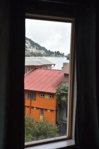 Hotel Skylark