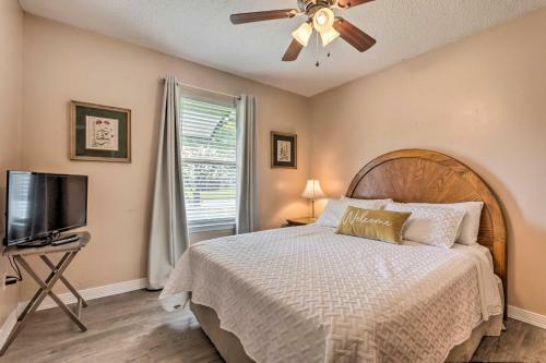 Sunny Gulf Breeze Home With Fire Pit And Grill!