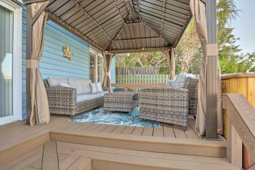 Waterfront Oasis With Views, Dock And Hot Tub!