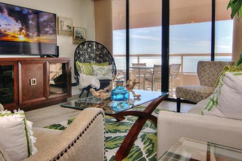 Crescent Beach Club I 14b
