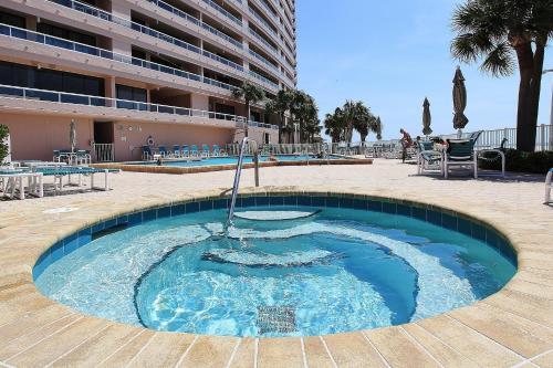 Crescent Beach Club I 14b