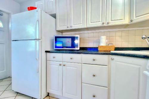 Sea Breeze Condo 5