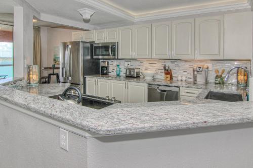 Crescent Beach Club I 15e