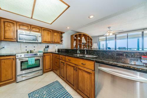 Pier House #504
