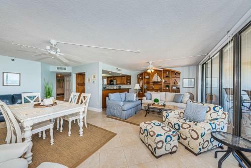 Pier House #504