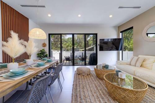 Villa Las Olas Designer Home With Heated Pool - Must!