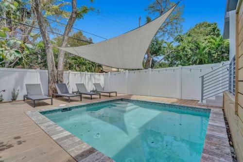 Villa Las Olas Designer Retreat With A Heated Pool!