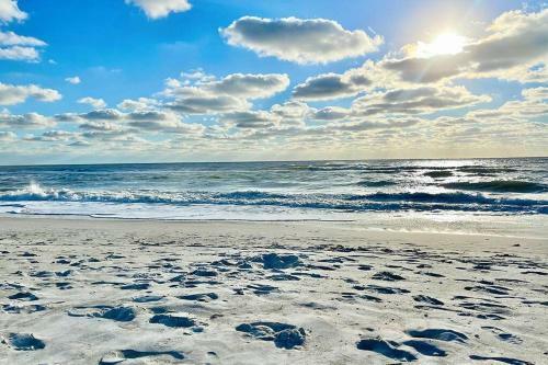 Apartamento Waterfront Condo, Private Dock, 5min Walk To Beach