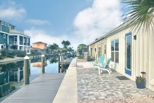 Apartamento Waterfront Condo, Private Dock, 5min Walk To Beach
