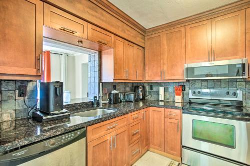Fantastic Oasis With Fire Pit Less Than 6 Mi To Beach!