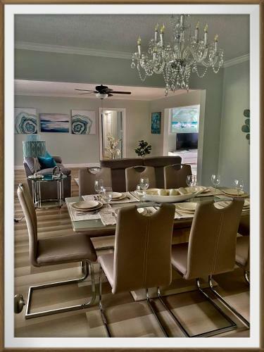Gorgeous Modern Villa 5 Minutes From The Beach