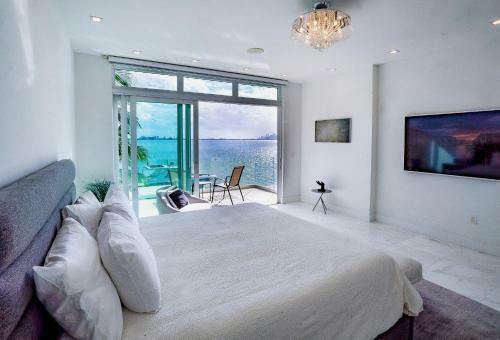 The Bay Villa
