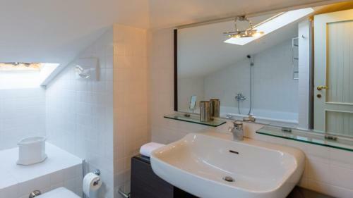 Villa Delle Rose - Modern Design, Pool & Airco