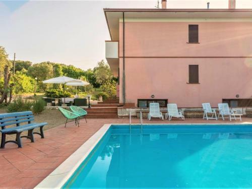 Spacious Holiday Home In Roseto Degli Abruzzi With Pool