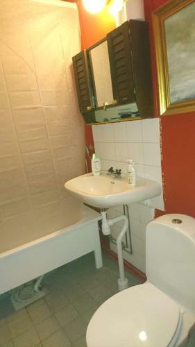 Ecopark Halle-hunneberg, Varg�n