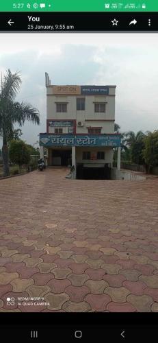 Hotel Oyo 89267 Royal Stone