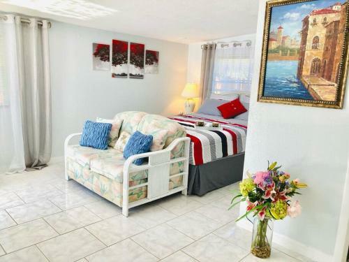 Cozy Studio By Warm Mineral Springs, Fl!!
