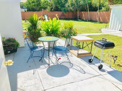 Cozy Studio By Warm Mineral Springs, Fl!!
