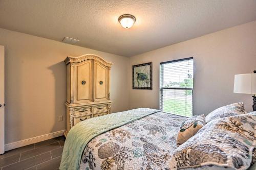 Bright Cape Coral Home Near Golfing And Parks!