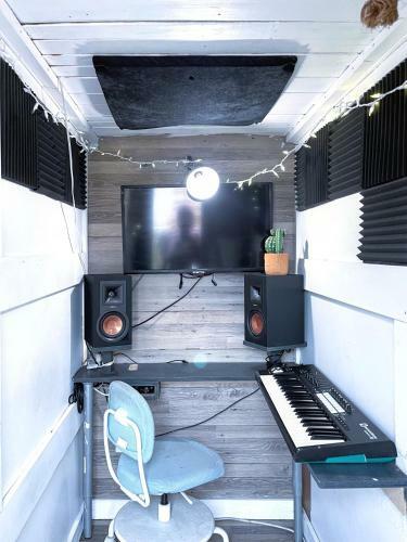 Music Art Yoga Hostel