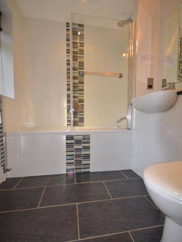 Hostal Southview Guest House & Indoor Pool