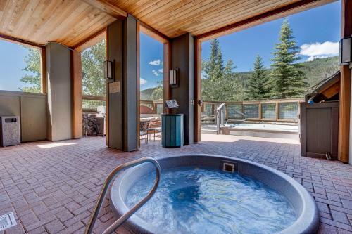 Summit River Lodge & Campsites