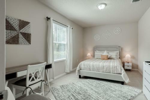 Cozy Canal Retreat