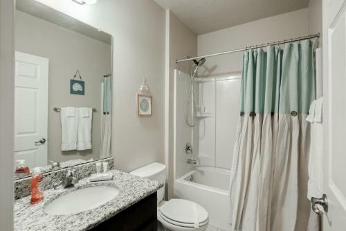 Cozy Canal Retreat