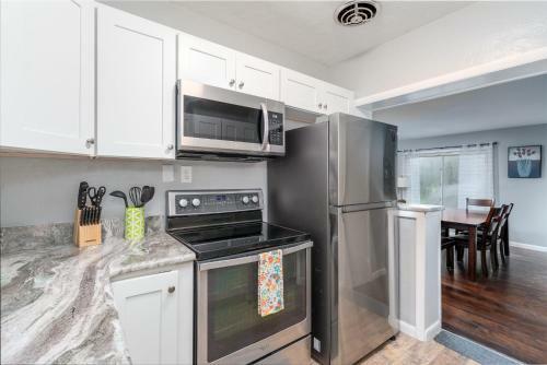 Cozy Hideaway Near Seminole Heights