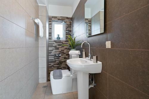 Villa Isabella Luxury Living - With Roof Top Jacuzzi.