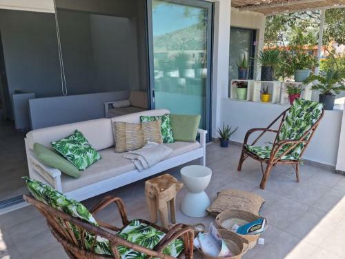 Pebble Home By The Sea, 2 Bedrooms
