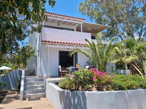 Pebble Home By The Sea, 2 Bedrooms