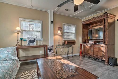 Rustic Cleveland Escape With 5 Star Resort Amenities