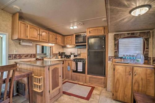 Rustic Cleveland Escape With 5 Star Resort Amenities