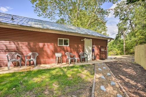 Rock Spring Hideaway With Large Yard And Grill!
