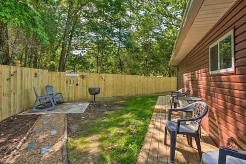 Rock Spring Hideaway With Large Yard And Grill!