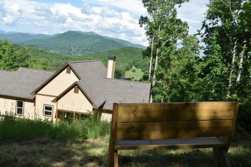 Panoramic Views On 7 Private Acres - Hiawassee Ga