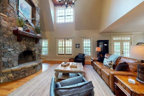 Private Lake Oasis