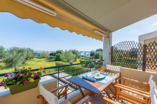 Blue Marine Seaside View Luxury Apartment