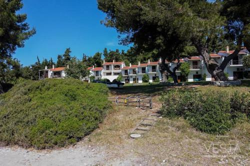 Aqua Blue, Beachfront 3-bdrm Maisonette