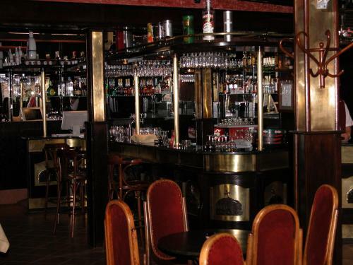 Korona Hotel �s �tterem