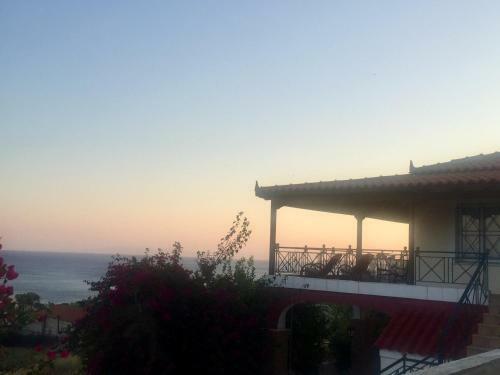 Lagonisi House