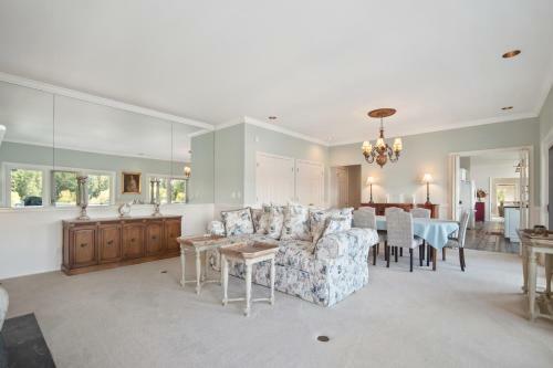 Honeysuckle Beach Retreat