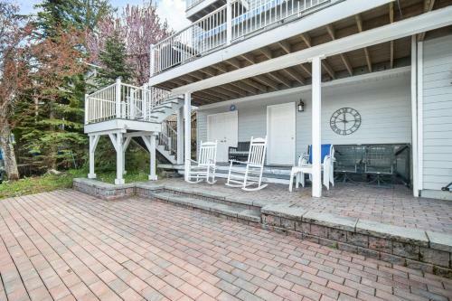 Honeysuckle Beach Retreat