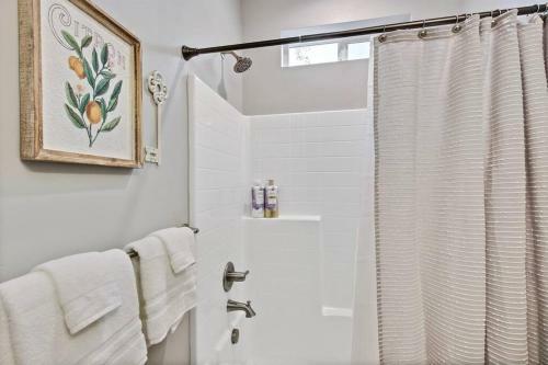Modern & Luxurious Private 3 Bedroom Boise Home