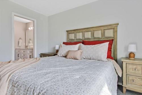 A La Mode Homestyle 3 Bedroom Centered In Meridian, Id