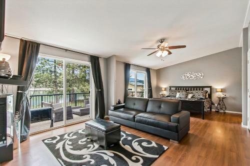 Gypsy Bay Waterfront Gem