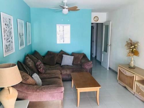 Beautiful Unique Spacious Apartment 30m To Beach